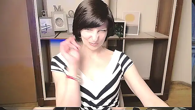  AngeliaFlow  online show from May 7, 8:20 am