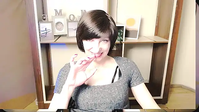  AngeliaFlow  online show from May 19, 8:09 am
