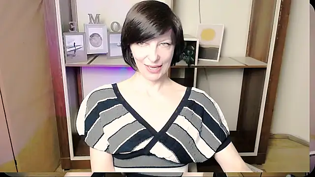  AngeliaFlow  online show from May 25, 8:20 am