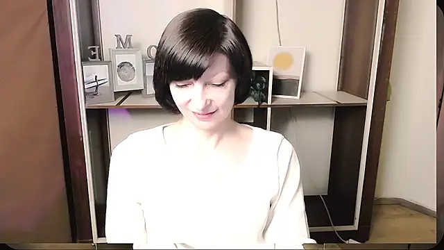  AngeliaFlow  online show from May 30, 7:27 am
