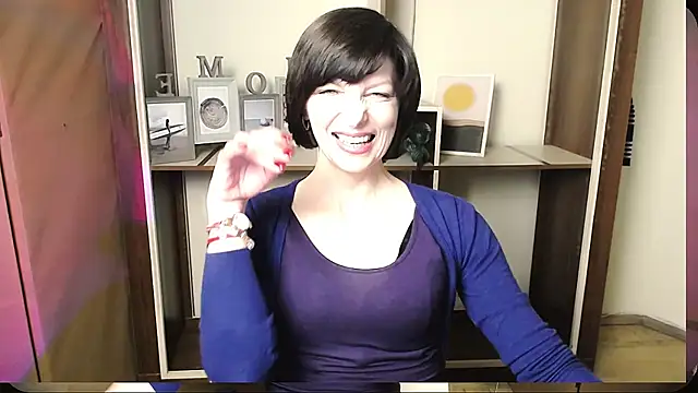Snapshot of _AngeliaFlow_ chatting on June 1, 8:05 am AngeliaFlow online show from June 1, 8:05 am