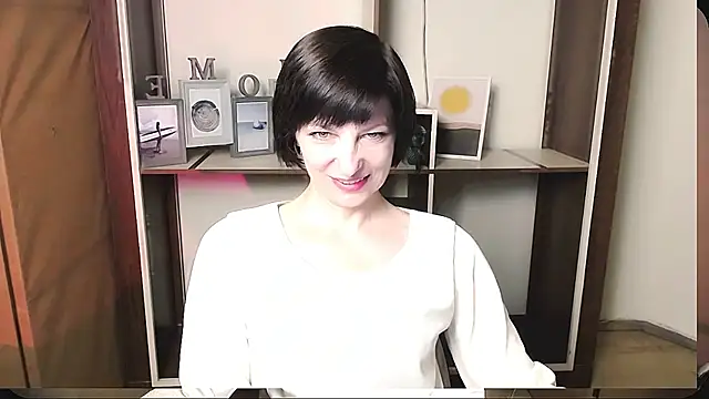 Snapshot of _AngeliaFlow_ chatting on June 6, 7:02 am AngeliaFlow online show from June 6, 7:02 am