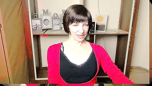 Snapshot of _AngeliaFlow_ chatting on June 10, 8:13 am AngeliaFlow online show from June 10, 8:13 am