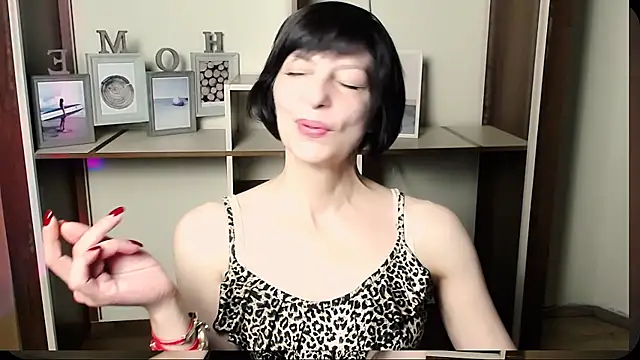 Snapshot of _AngeliaFlow_ chatting on June 29, 8:31 am AngeliaFlow online show from June 29, 8:31 am