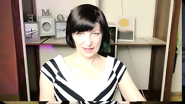 Snapshot of _AngeliaFlow_ chatting on July 4, 8:20 am AngeliaFlow online show from July 4, 8:20 am