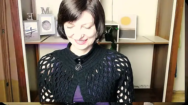 Snapshot of _AngeliaFlow_ chatting on July 11, 7:55 am AngeliaFlow online show from July 11, 7:55 am