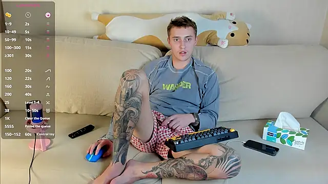 crazybottom99 online show from February 1, 7:01 pm