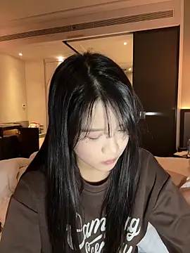 Snapshot of baxi1100 chatting on February 14, 8:15 pm baxi1100 online show from February 14, 8:15 pm