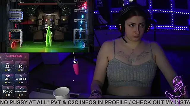 Snapshot of Gamergirl-Linela chatting on March 11, 1:59 am Gamergirl-Linela online show from March 11, 1:59 am