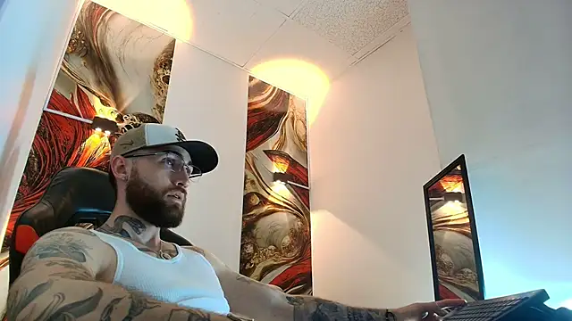 Luke davis01 online show from May 8, 1:16 pm