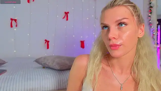 Nicole Hampton online show from March 27, 5:12 pm