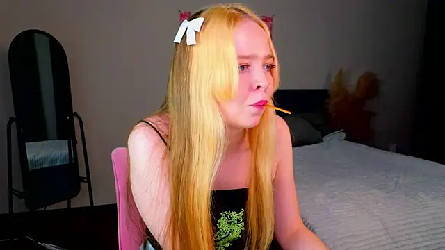 Snapshot of Bellla_Murrr chatting on February 7, 4:46 pm Bellla Murrr online show from February 7, 4:46 pm