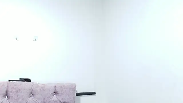 Skye Moore online show from October 20, 12:05 pm