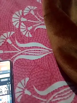 Snapshot of simrun70 chatting on February 7, 8:10 pm simrun70 online show from February 7, 8:10 pm