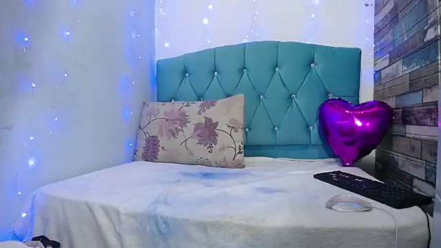 Tiana Ebony18 online show from March 4, 12:01 pm