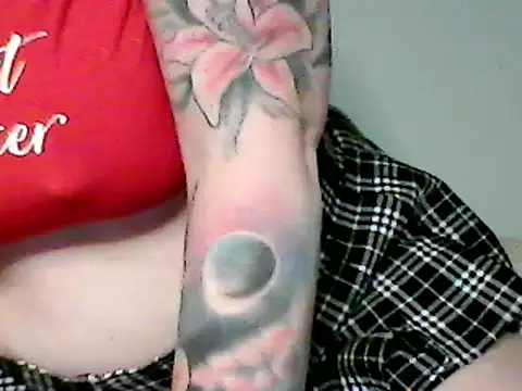 Snapshot of SashaSC3 chatting on February 11, 12:59 am SashaSC3 online show from February 11, 12:59 am