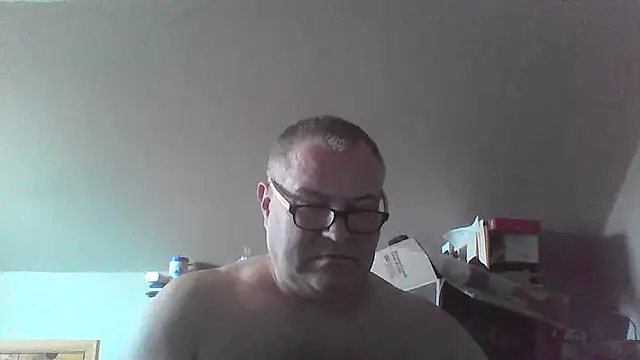 Snapshot of mkestr69 chatting on April 3, 8:07 pm mkestr69 online show from April 3, 8:07 pm