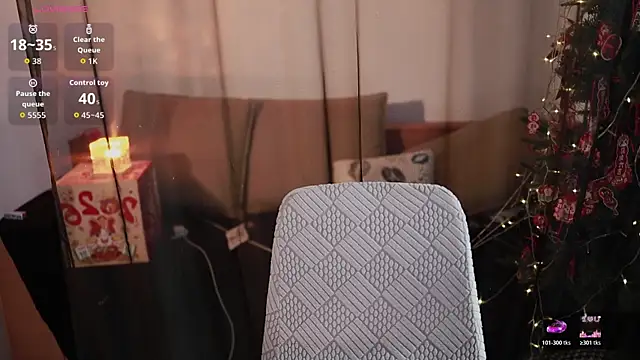 Moonccoi online show from April 3, 12:30 am