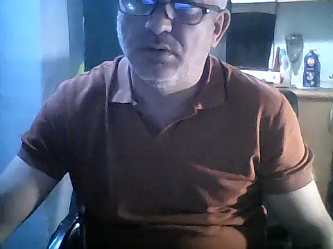 Snapshot of murat7888 chatting on May 6, 8:41 am murat7888 online show from May 6, 8:41 am