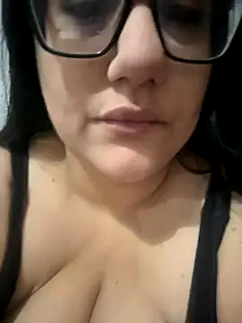 daianaspencer online show from December 3, 8:00 am