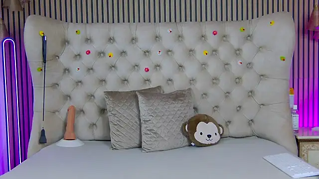 PlayfulShow online show from April 8, 2:17 pm