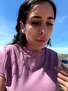 ambergirl14 online show from April 17, 12:41 pm