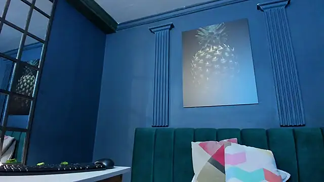 scarlet edwars online show from February 17, 7:09 pm