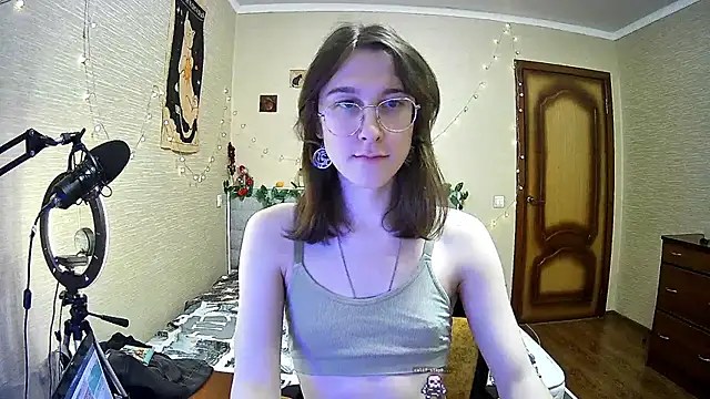 Snapshot of tangerine4dreams chatting on February 11, 1:20 pm tangerine4dreams online show from February 11, 1:20 pm