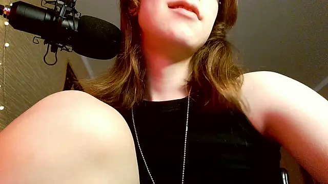 Snapshot of tangerine4dreams chatting on February 15, 10:00 am tangerine4dreams online show from February 15, 10:00 am