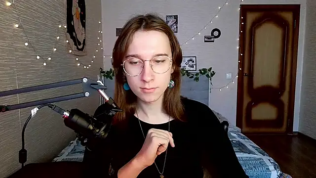 Snapshot of tangerine4dreams chatting on February 17, 6:31 am tangerine4dreams online show from February 17, 6:31 am