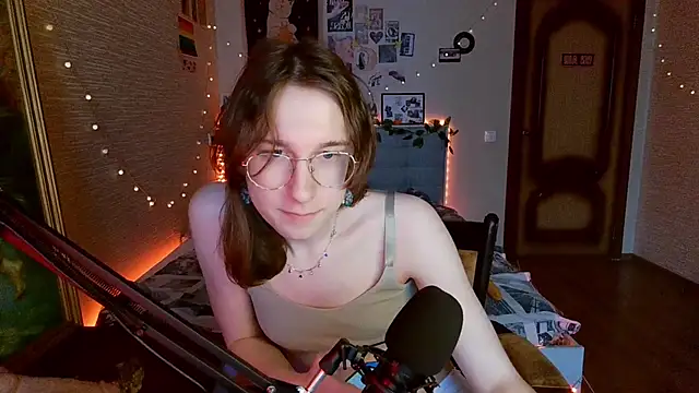 Snapshot of tangerine4dreams chatting on February 22, 12:29 pm tangerine4dreams online show from February 22, 12:29 pm