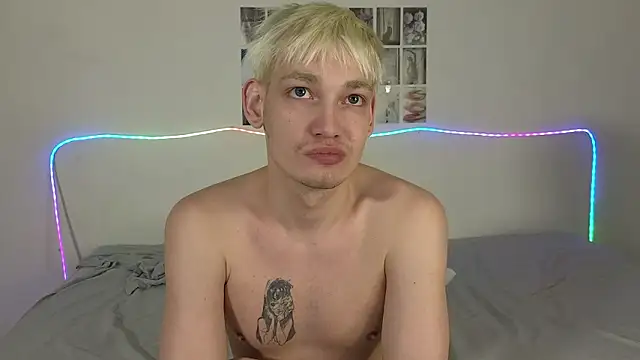 Snapshot of Julian_wins chatting on March 22, 12:52 pm Julian wins online show from March 22, 12:52 pm