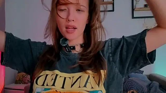 Snapshot of DemiDee chatting on June 23, 8:51 pm DemiDee online show from June 23, 8:51 pm