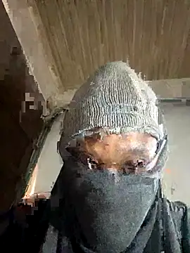 OneWhoBringsJoy online show from November 12, 1:44 pm