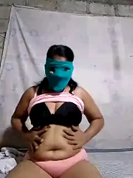 chutiaunty online show from February 24, 3:48 am