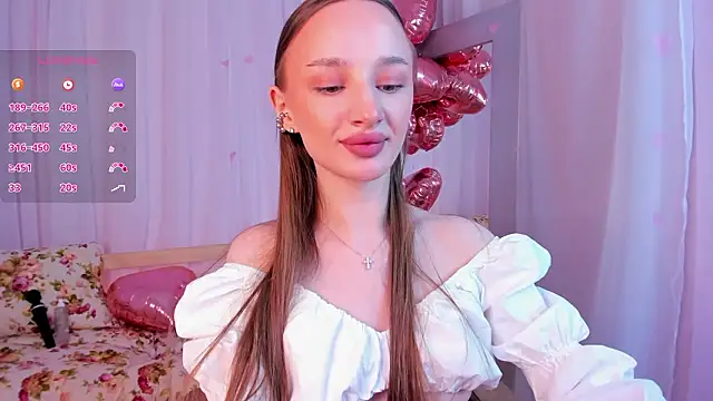 Snapshot of miiss__lulu chatting on February 14, 12:29 am miiss lulu online show from February 14, 12:29 am