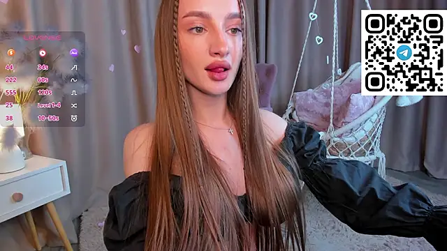 Snapshot of miiss__lulu chatting on February 20, 6:26 am miiss lulu online show from February 20, 6:26 am