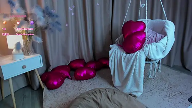 Snapshot of miiss__lulu chatting on February 28, 12:00 am miiss lulu online show from February 28, 12:00 am