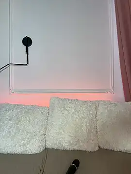 Snapshot of RosieMills chatting on February 26, 2:46 pm RosieMills online show from February 26, 2:46 pm