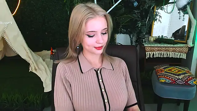 LeonaStane online show from December 3, 5:55 pm