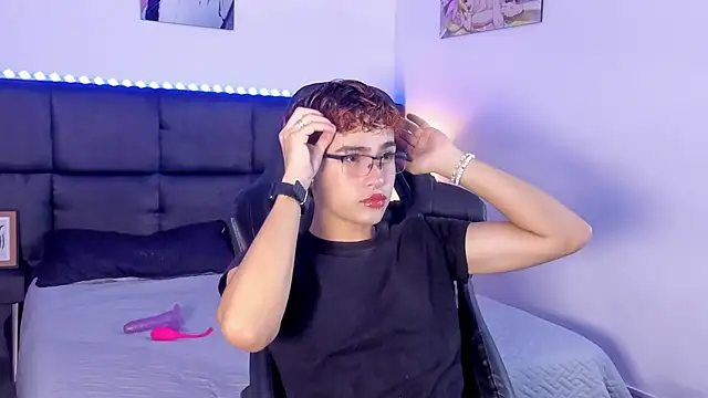 Aiiden 15 online show from September 26, 12:20 pm