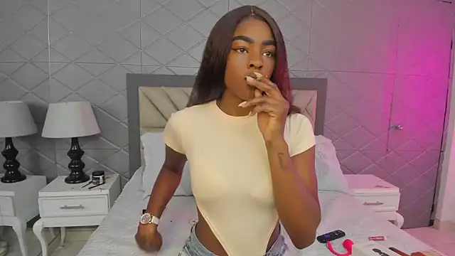 Snapshot of Zoe_CarterX chatting on February 14, 5:53 pm Zoe CarterX online show from February 14, 5:53 pm