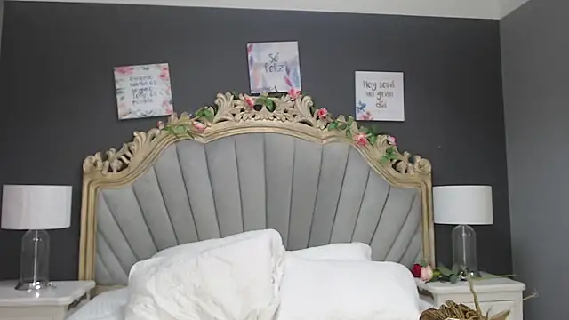 LindaBird online show from February 17, 9:08 pm