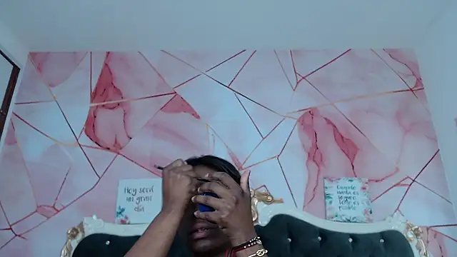 LindaBird online show from January 8, 8:33 pm