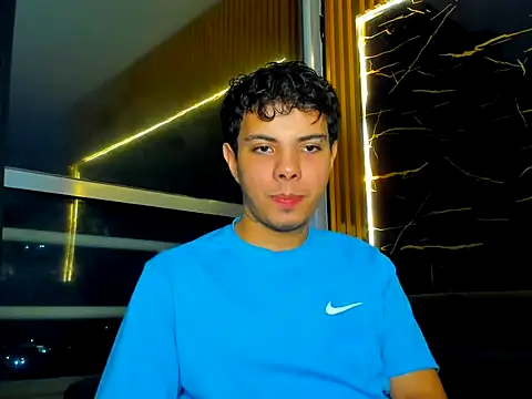 Snapshot of Alessandro_1610 chatting on June 16, 3:09 am Alessandro 1610 online show from June 16, 3:09 am