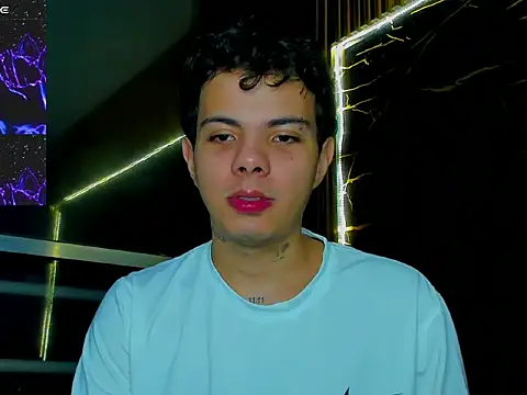 Alessandro 1610 online show from June 19, 4:17 am