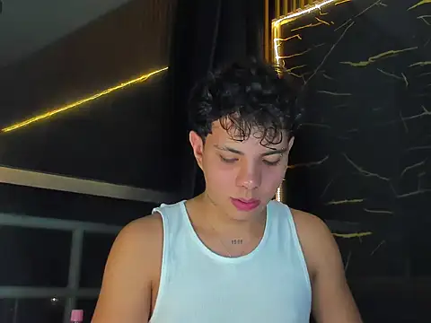 Alessandro 1610 online show from July 8, 5:45 am
