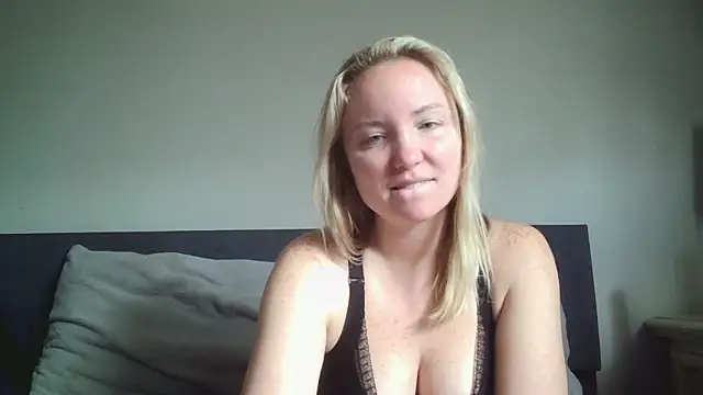 sexiirose22 online show from March 23, 4:00 pm