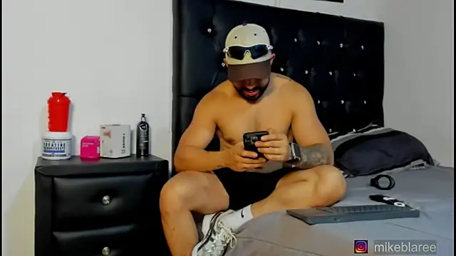 mikeblaree online show from March 19, 6:45 pm