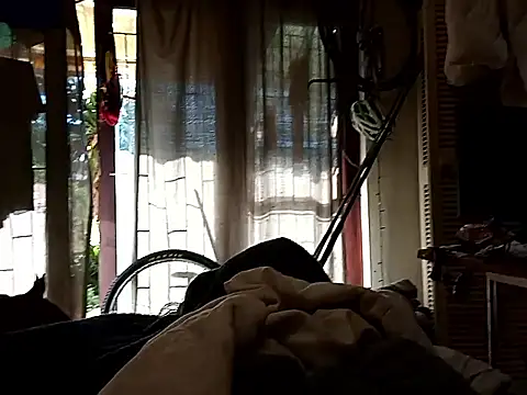 Snapshot of Invisibledickman chatting on June 9, 7:31 am Invisibledickman online show from June 9, 7:31 am